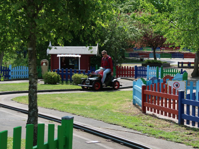 Nils und ich im Sommerland Sjælland in Nørre Asmindrup (18. Mai)