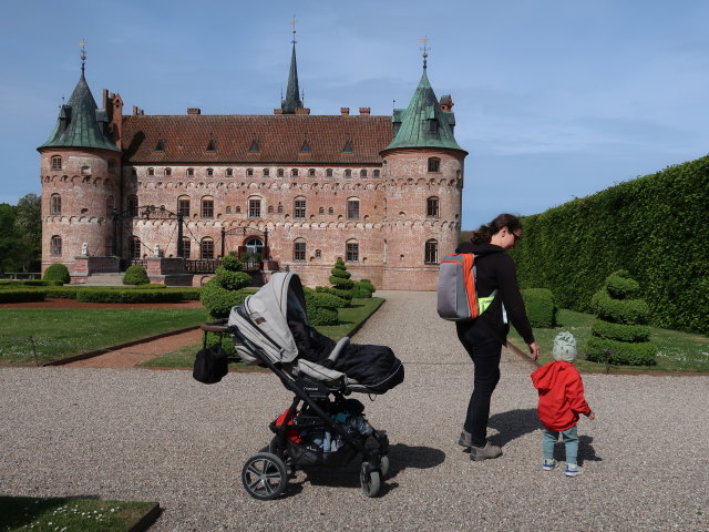 Sabine und Nils beim Egeskov Slot in Kværndrup (19. Mai)