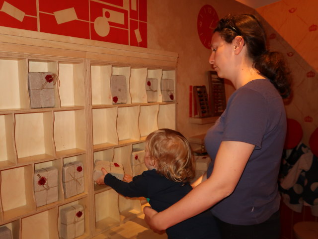 Nils und Sabine im H. C. Andersens Hus in Odense (19. Mai)