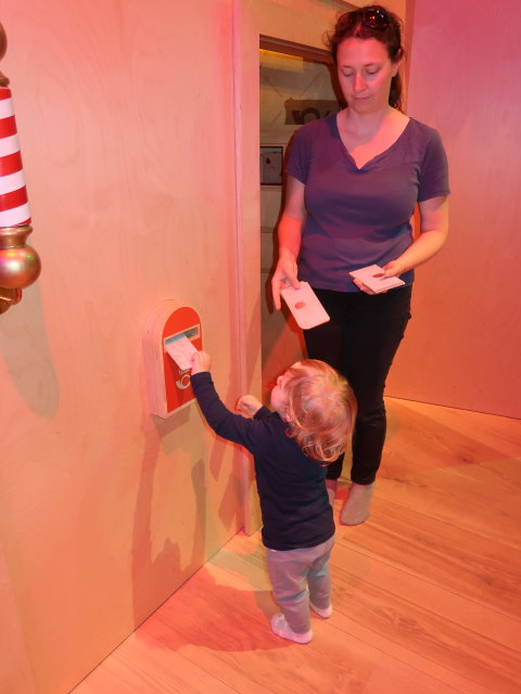 Nils und Sabine im H. C. Andersens Hus in Odense (19. Mai)