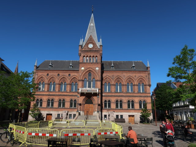 Sabine, ich und Nils beim Vejle Rådhus (20. Mai)