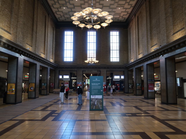 Aarhus Hovedbanegård, 12 m (20. Mai)