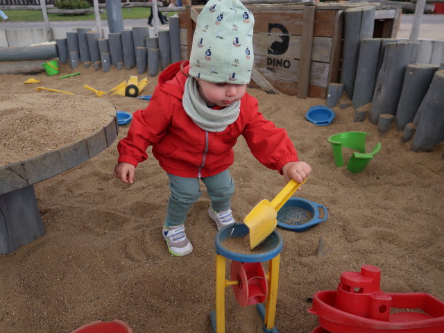 Nils in Dinosaurland in Djurs Sommerland in Nimtofte (21. Mai)