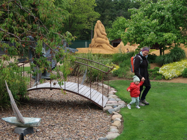 Nils und Sabine im Skulpturparken Blokhus (24. Mai)
