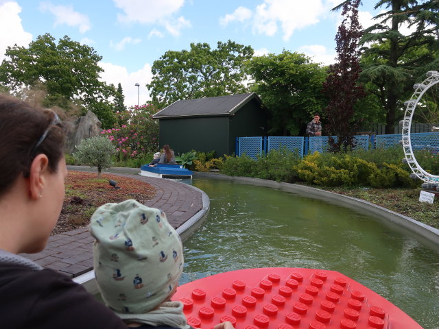 Sabine und Nils in Minibåde im Legoland Billund Resort (26. Mai)
