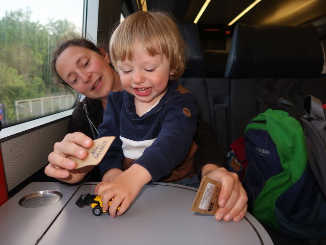 Sabine und Nils im IC 862 (28. Mai)