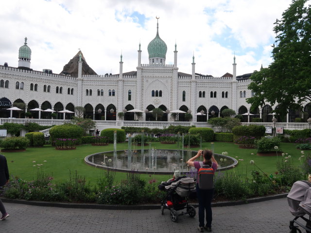 Nils und Sabine im Mauriske Palads in Københavns Tivoli (30. Mai)
