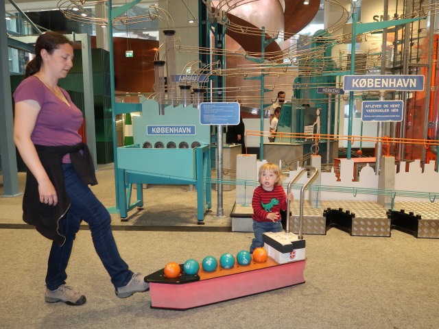 Sabine und Nils im Experimentarium in Hellerup (31. Mai)