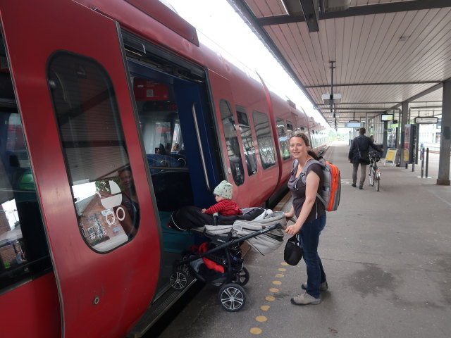 Nils und Sabine in der Hillerød Station, 37 m (1. Juni)
