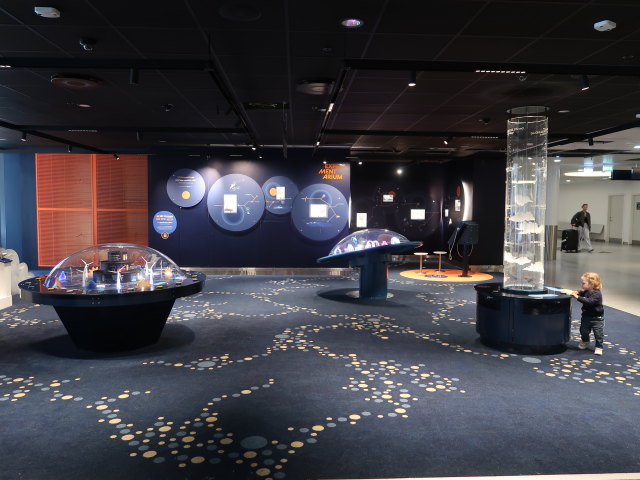 Nils in Københavns Lufthavn, 5 m (2. Juni)