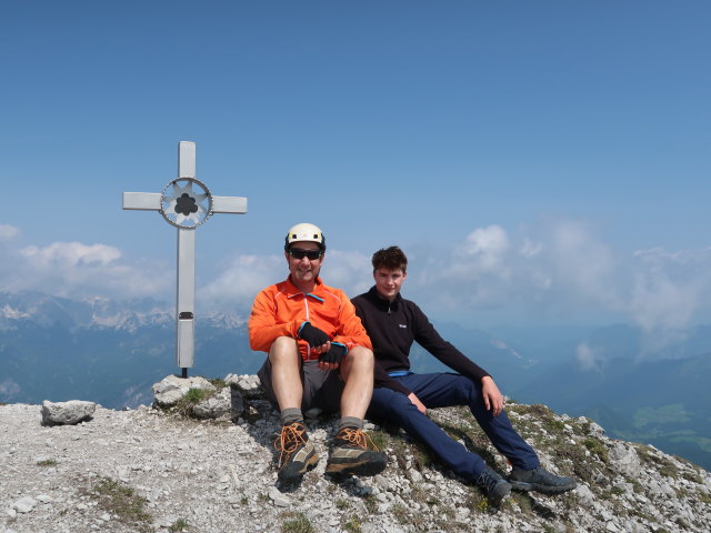 Ich und Tim am Kaminspitz, 2.322 m (9. Juni)