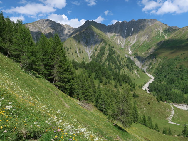 zwischen Naviser Kreuzjöchl und Die Hagler