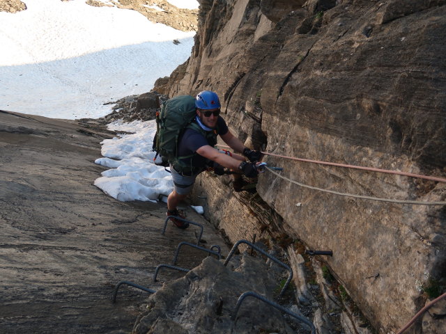 Christian am Gleiwitzer Höhenweg zwischen Ochsenkar und Unterer Jägerscharte (22. Juni)