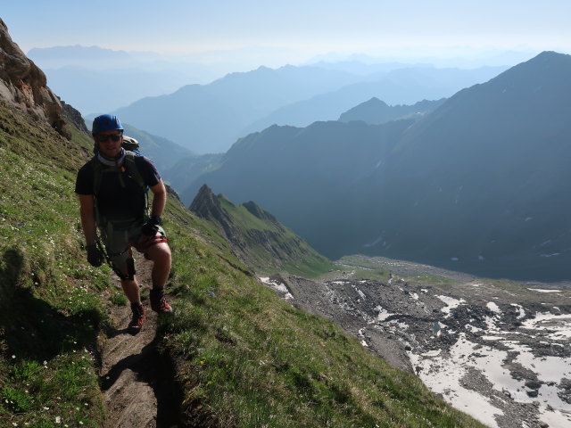 Christian am Gleiwitzer Höhenweg zwischen Unterer Jägerscharte und Oberer Jägerscharte (22. Juni)