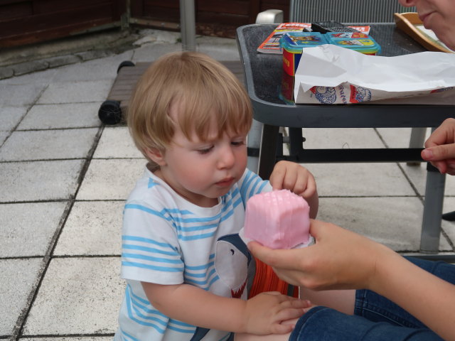 Nils und Sabine im Garten meiner Eltern