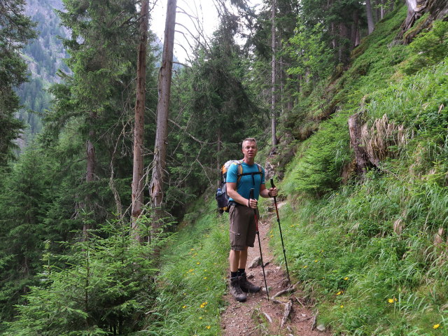 Aaron zwischen Feichten und Verpeilalpe (28. Juni)