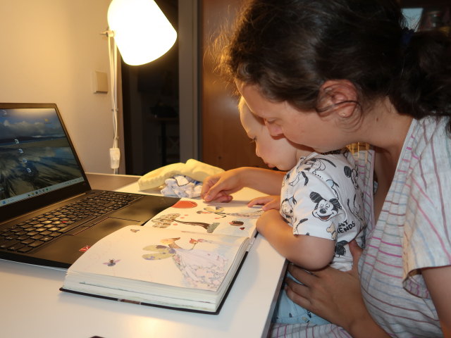 Nils und Sabine in unserer Wohnung (2. Juli)