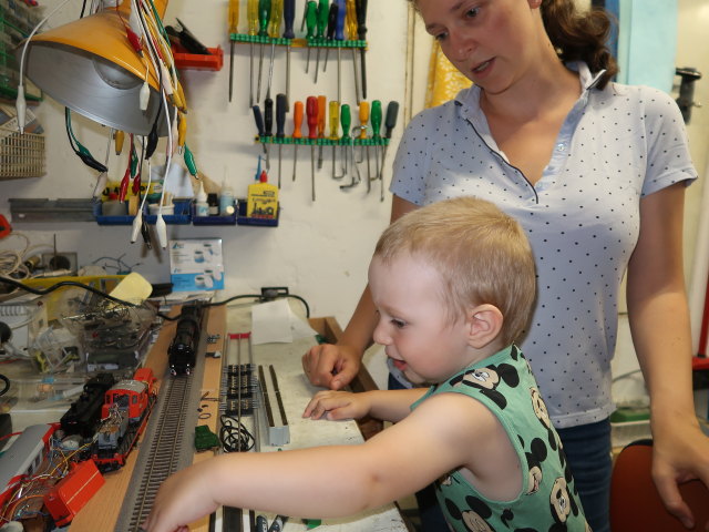 Nils und Sabine im Haus meiner Eltern