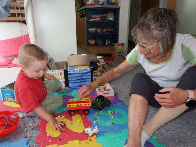 Nils und Mama in unserer Wohnung