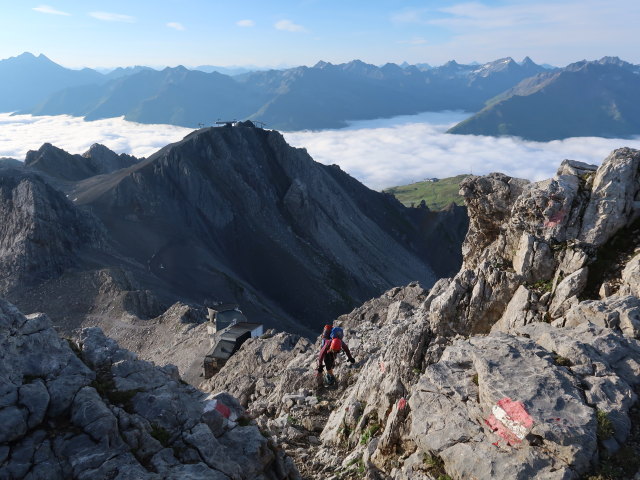 Angela zwischen Mittelstation der Vallugabahn und Stuttgarter Hütte (20. Juli)