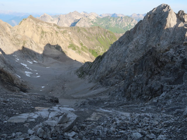 zwischen Mittelstation der Vallugabahn und Stuttgarter Hütte (20. Juli)