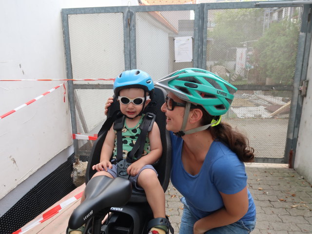 Nils und Sabine am Süßenbrunner Platz 12