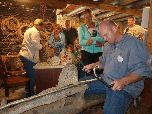 Lebendiges Handwerk: Korbflechterei