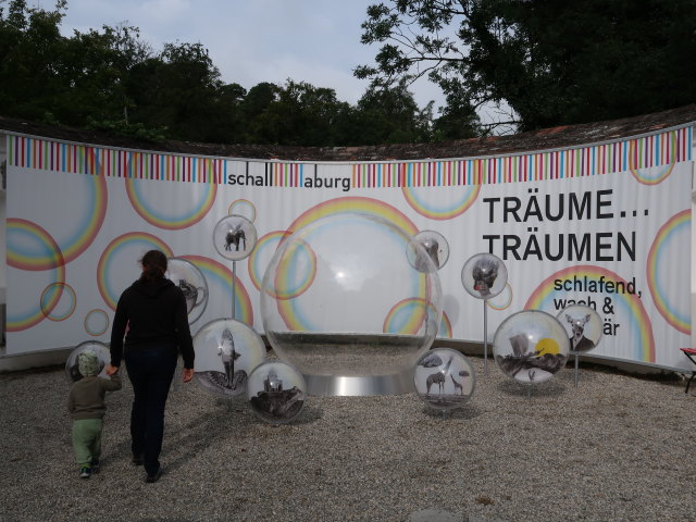 Nils und Sabine in der Ausstellung 'Träume ... träumen'