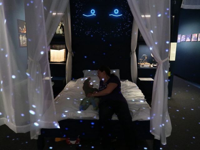 Nils und Sabine in der Ausstellung 'Träume ... träumen'