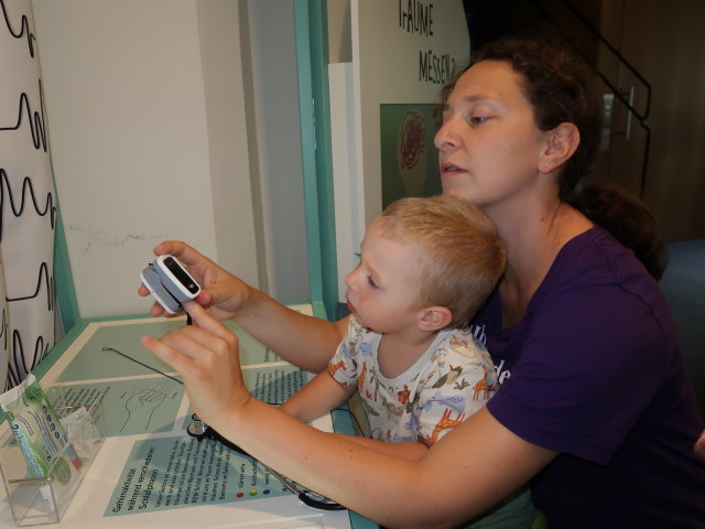 Nils und Sabine in der Ausstellung 'Träume ... träumen'