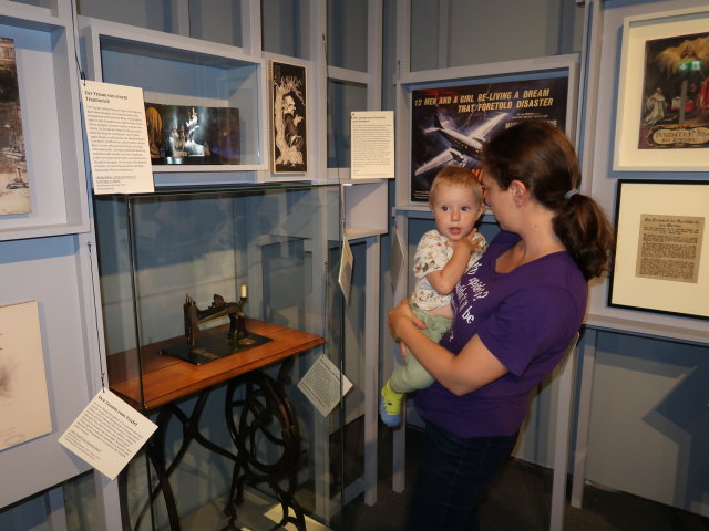Nils und Sabine in der Ausstellung 'Träume ... träumen'