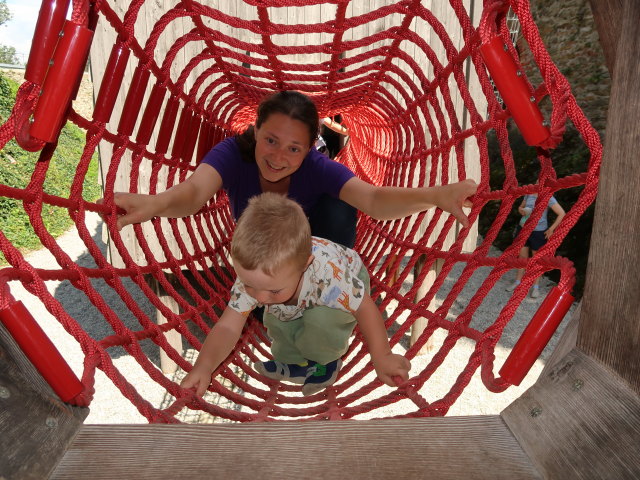 Sabine und Nils am Spielplatz
