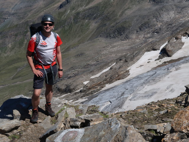 Ronald am Klagenfurter Jubiläumsweg zwischen Krumlkeeskopf und Otto-Umlauft-Biwakschachtel (8. Aug.)