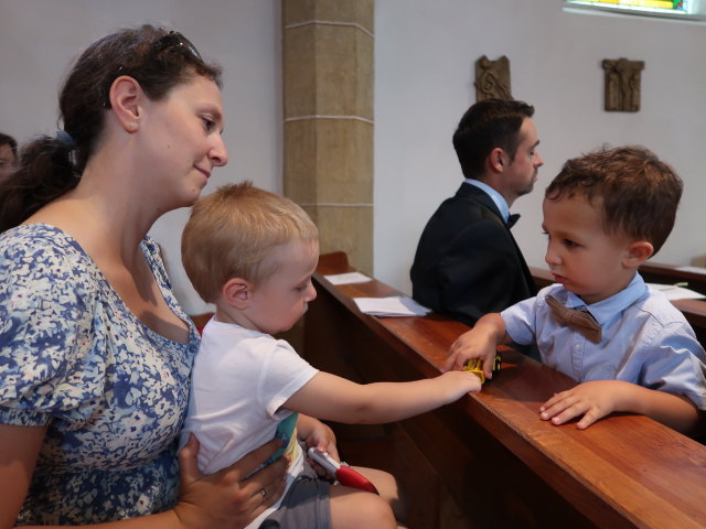 Sabine, Nils und ? in der Pfarrkirche Payerbach, 483 m