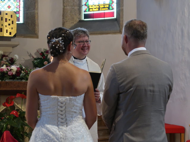 Kathrin, ? und Thomas in der Pfarrkirche Payerbach, 483 m