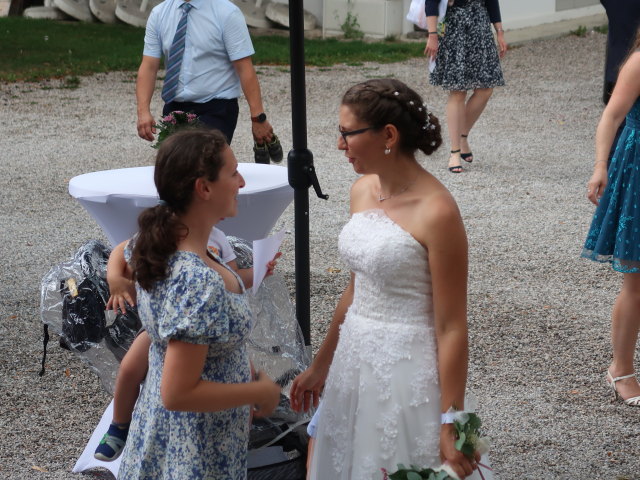 Sabine und Kathrin beim Musikpavillon Payerbach