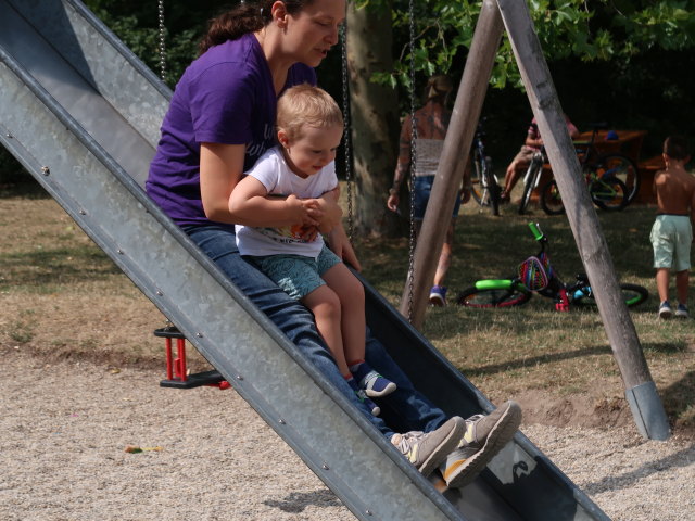 Sabine und Nils beim Badeteich Süßenbrunn