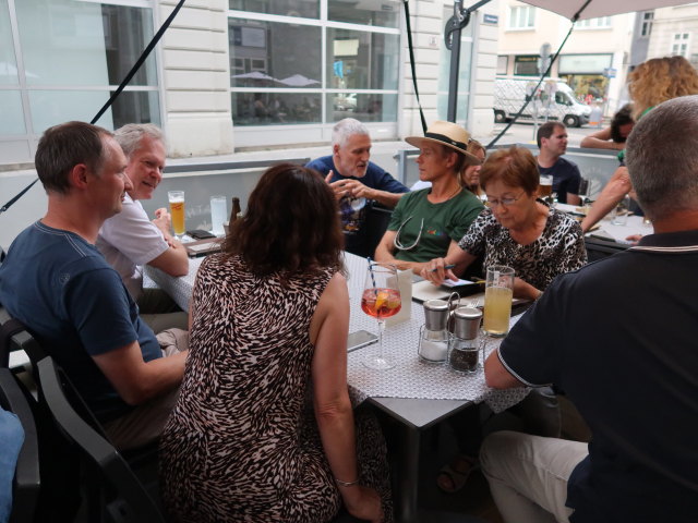 Werner, Günther, Melanie, Josef, Paulus, Edith und Erich im Jonathan & Sieglinde