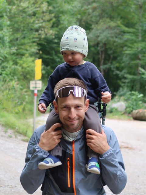 Christoph und Nils im Kaisertal zwischen Bödenalmbach und Schwarzem Bachl (23. Aug.)