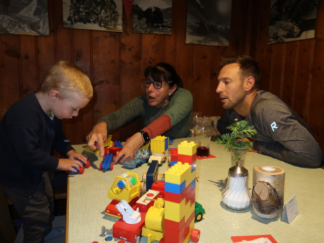 Nils, Ulrike und Christoph im Hans-Berger-Haus, 936 m (23. Aug.)