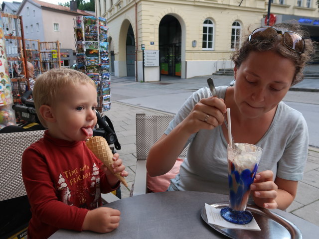 Nils und Sabine im Rialto Eis Cafè in Kufstein (24. Aug.)