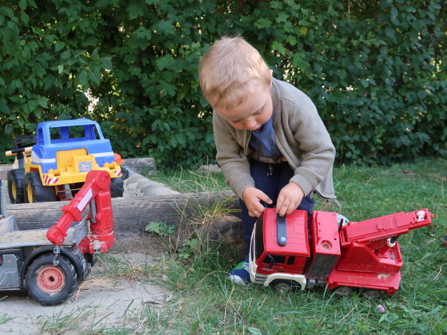 Nils am Spielplatz Höflein