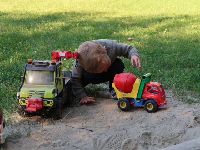 Nils am Spielplatz Höflein