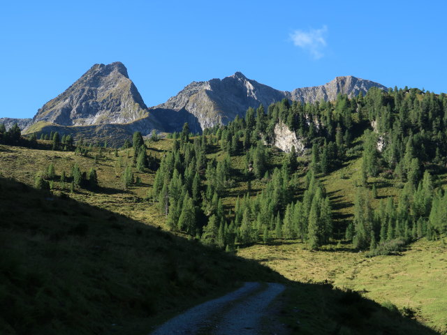 zwischen Weißbachalm-Mitterleger und Torhelm