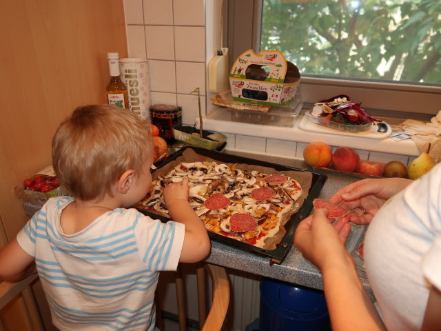 Nils und Sabine in unserer Wohnung