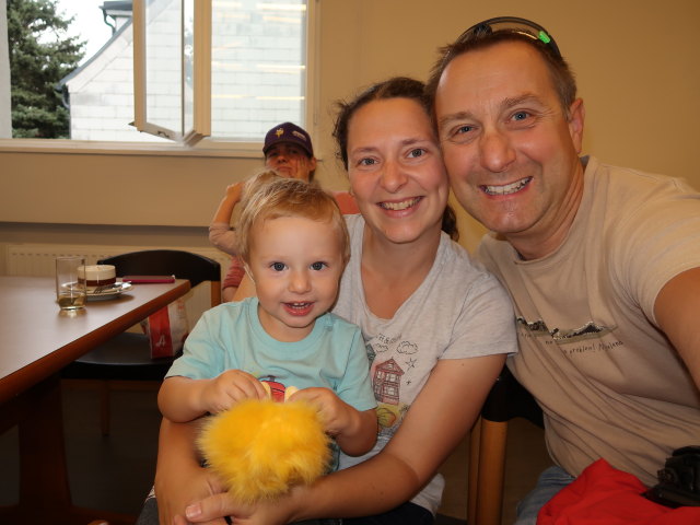 Nils, Sabine und ich in der Pfarre Süßenbrunn