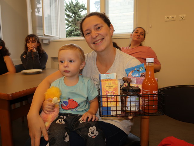 Nils und Sabine in der Pfarre Süßenbrunn