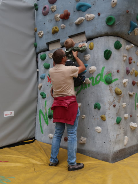 Ich und Nils am Mistplatz Hernals