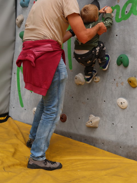 Ich und Nils am Mistplatz Hernals