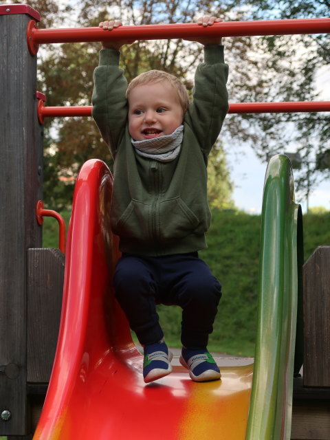 Nils am Spielplatz